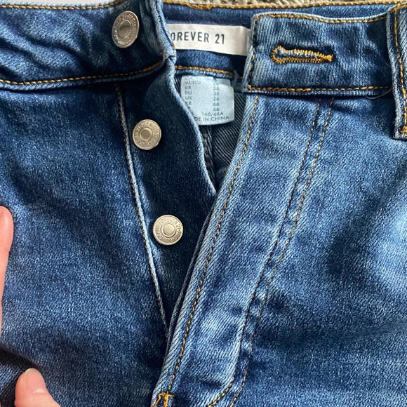 Forever 21 Westwood Distressed Mom Jeans - Picture 4 of 4